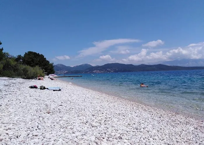 Lefkalia *